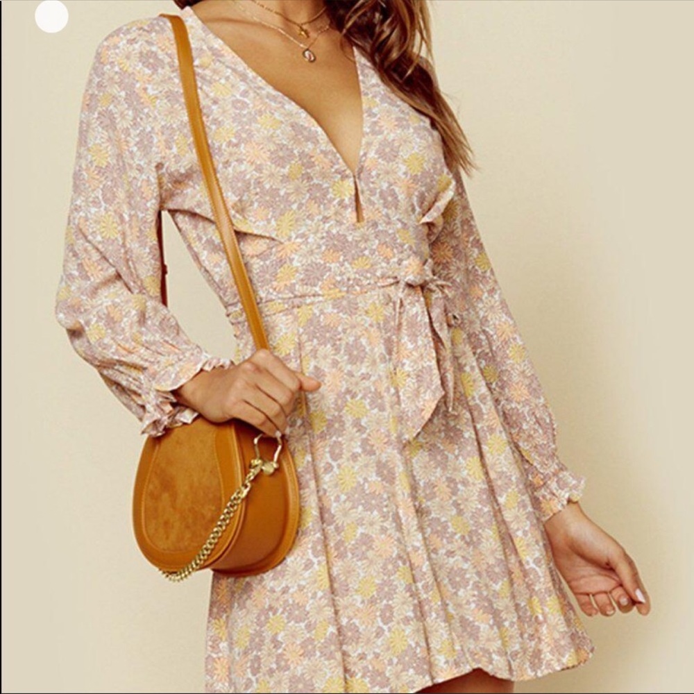 SOLD Faithfull The Brand Palmaro Floral Mini Dres - Picture 1 of 8